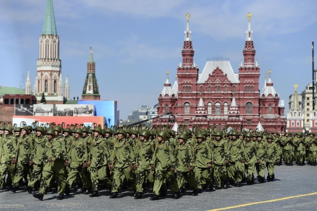 Kızıl Meydan'da gövde gösterisi 11