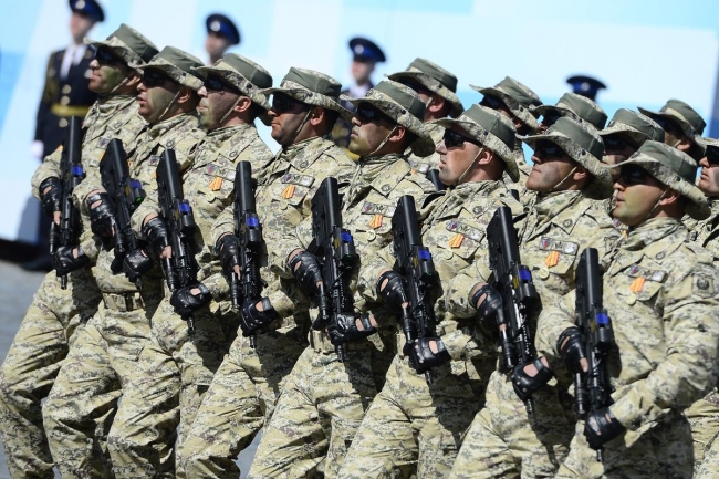 Kızıl Meydan'da gövde gösterisi 13