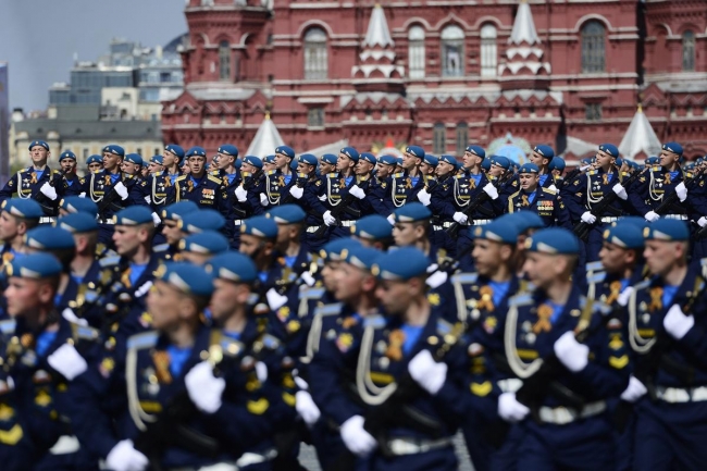 Kızıl Meydan'da gövde gösterisi 16