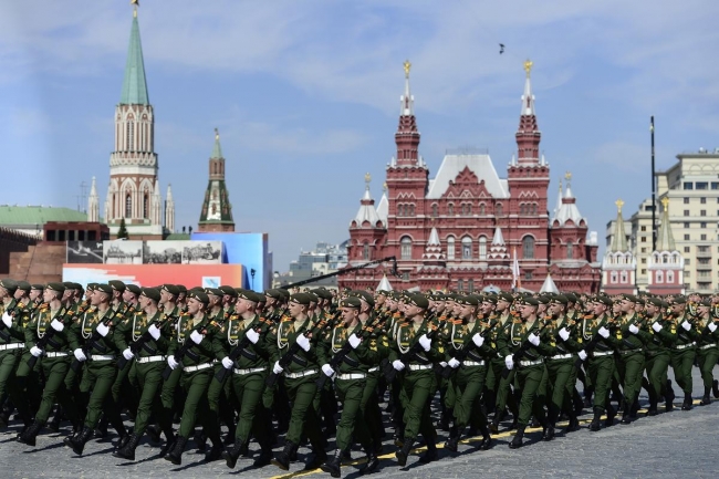 Kızıl Meydan'da gövde gösterisi 19