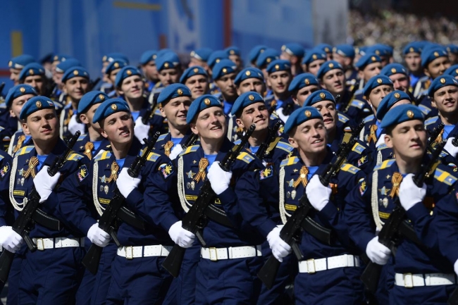 Kızıl Meydan'da gövde gösterisi 20