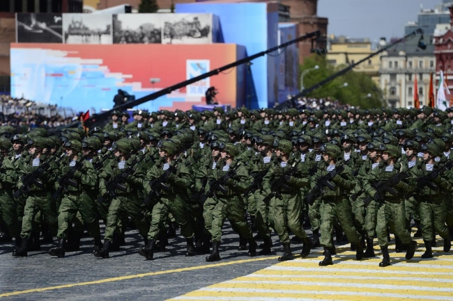 Kızıl Meydan'da gövde gösterisi 25