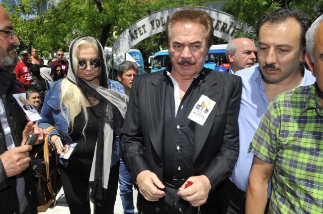 Metin Akpınar, "Yarım gitti" dediği Alasya'yı uğurladı 8