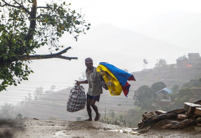 Nepal'de felaketin izleri sürüyor 14