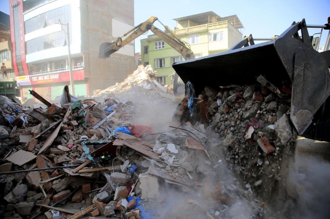 Nepal'de kabus geri döndü 8