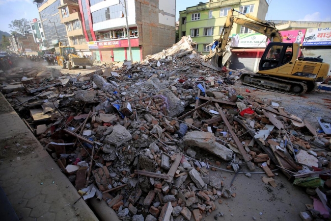 Nepal'de kabus geri döndü 11