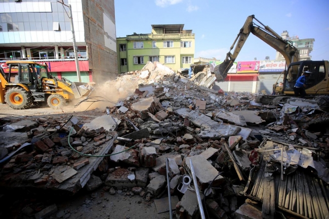 Nepal'de kabus geri döndü 13