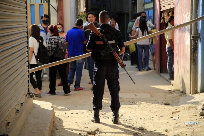 Nepal'de kabus geri döndü 15