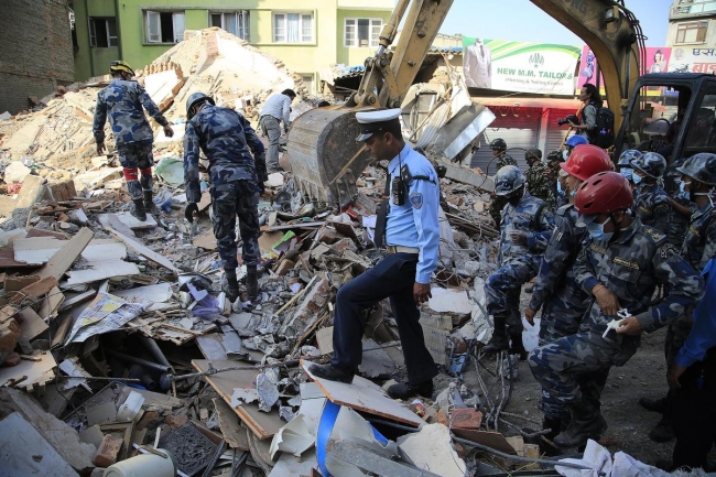 Nepal'de kabus geri döndü 19