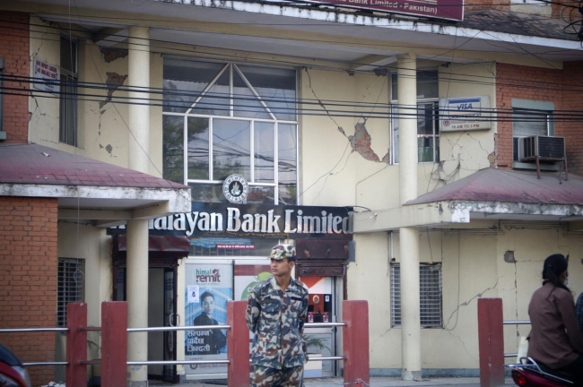 Nepal'de kabus geri döndü 24