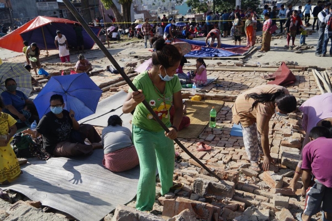 Nepal'de kabus geri döndü 27