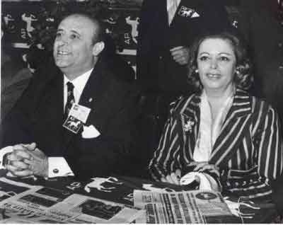 Ve şapkasını alıp gitti... 13