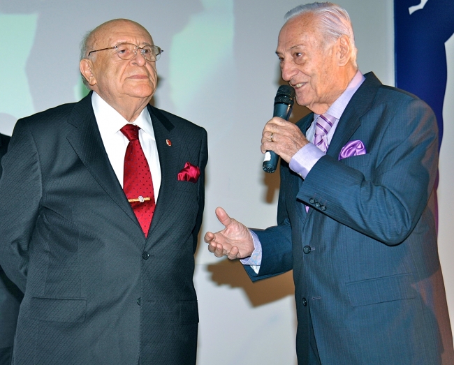 Ve şapkasını alıp gitti... 2