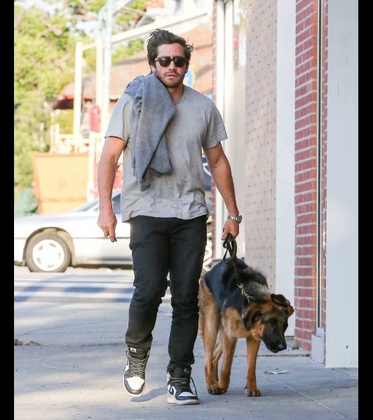 Ünlüler ve sevimli köpekleri 3