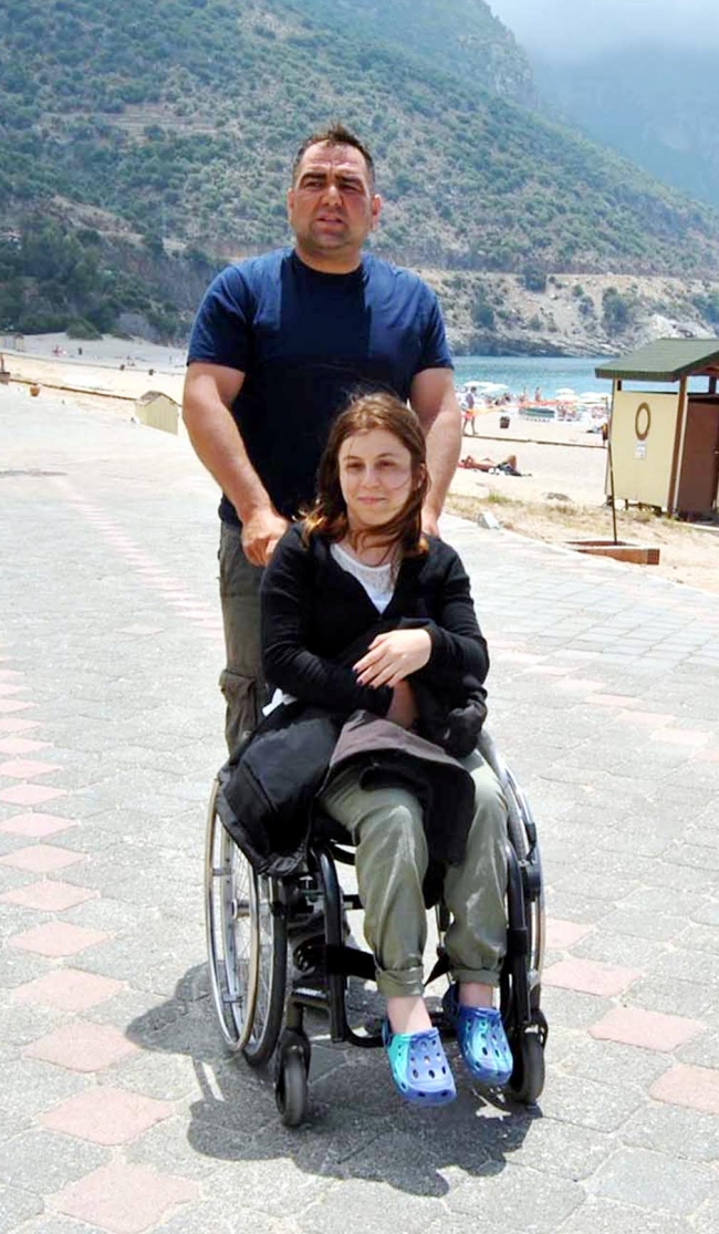 Engelli kızın paraşüt mutluluğu 5