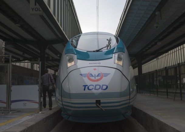 Çok yüksek hızlı tren setleri sefere başladı 2