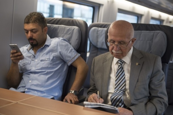 Çok yüksek hızlı tren setleri sefere başladı 9