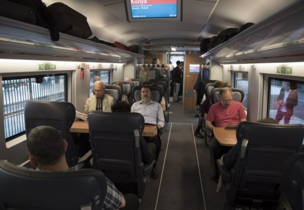 Çok yüksek hızlı tren setleri sefere başladı 10