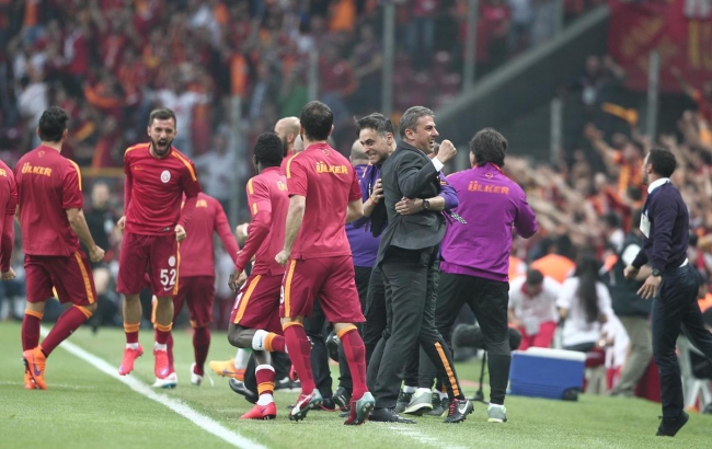 Herkes Galatasaray'a selam durdu 15