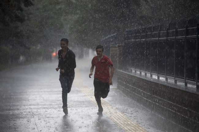 Başkent'te dolu baskını 3