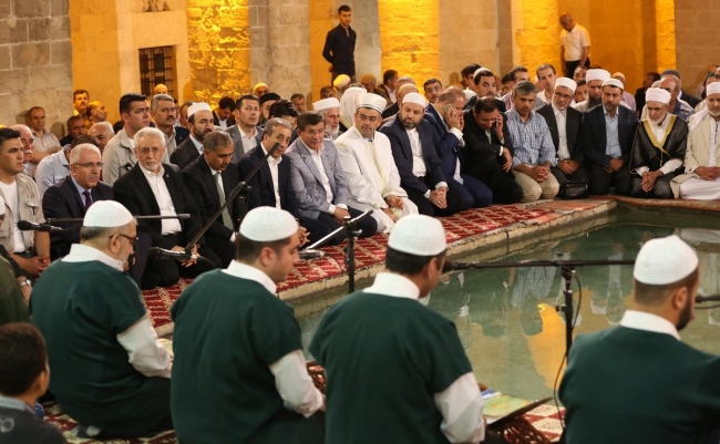 Davutoğlu, Kürtçe Mevlid-i Şerif dinledi 7