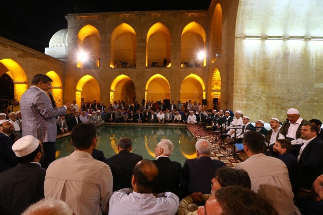 Davutoğlu, Kürtçe Mevlid-i Şerif dinledi 4