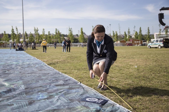 Bize millet yeter Guinness'e girecek 8