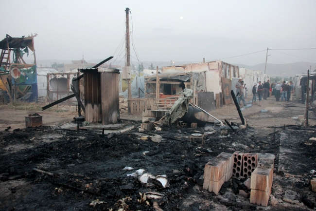 Suriyeli sığınmacıların kampında yangın: 6 ölü 13