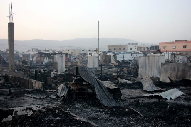 Suriyeli sığınmacıların kampında yangın: 6 ölü 14