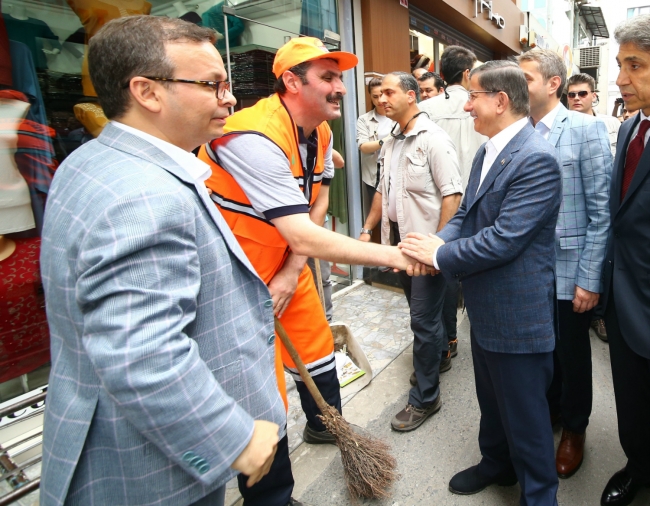 Davutoğlu dostlarını görünce dayanamadı! 11