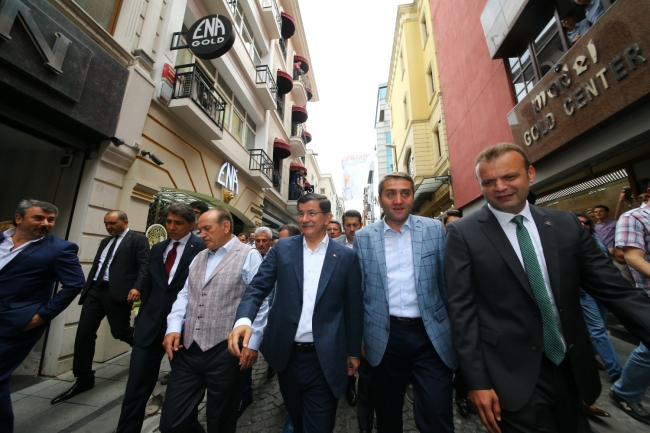 Davutoğlu dostlarını görünce dayanamadı! 12