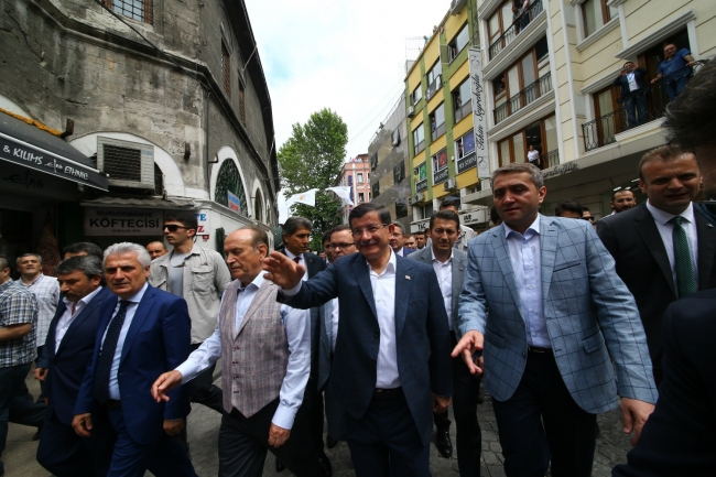 Davutoğlu dostlarını görünce dayanamadı! 14