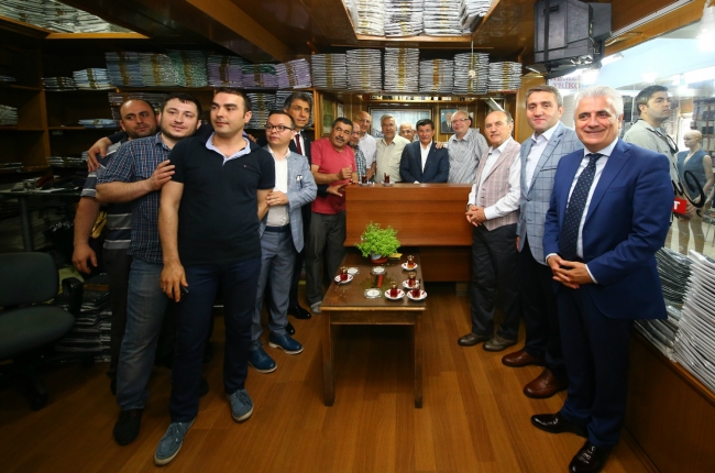 Davutoğlu dostlarını görünce dayanamadı! 15