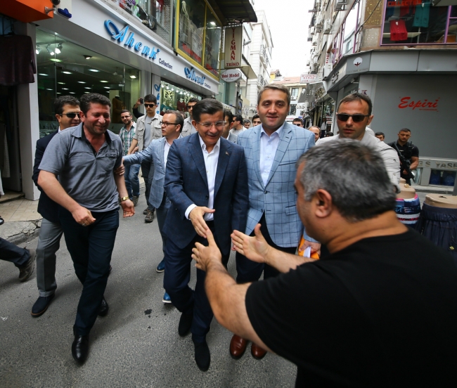 Davutoğlu dostlarını görünce dayanamadı! 17