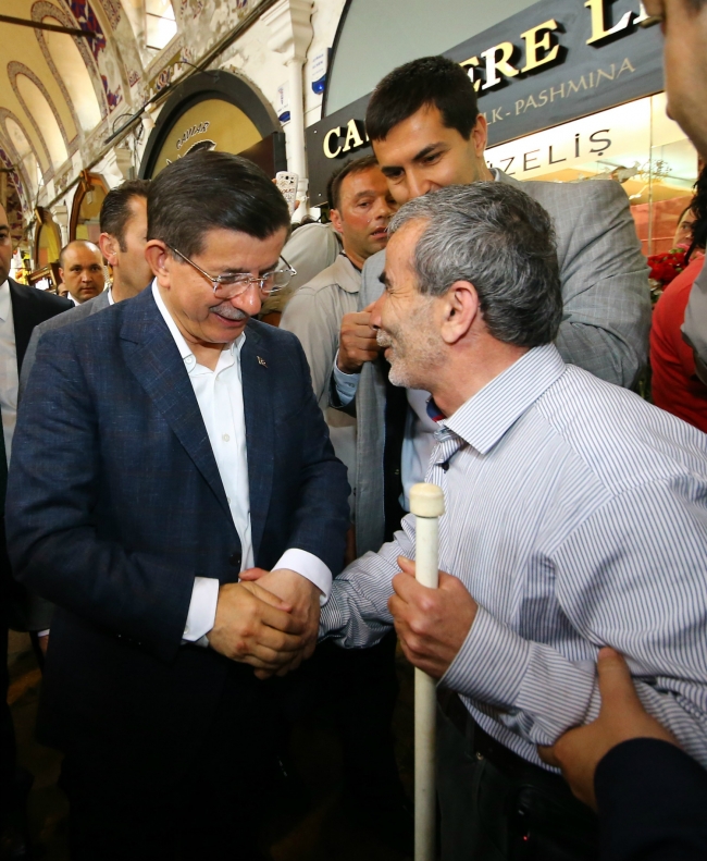 Davutoğlu dostlarını görünce dayanamadı! 1