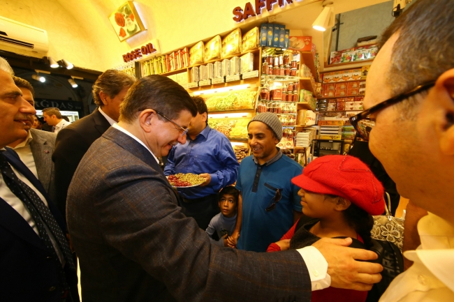 Davutoğlu dostlarını görünce dayanamadı! 4