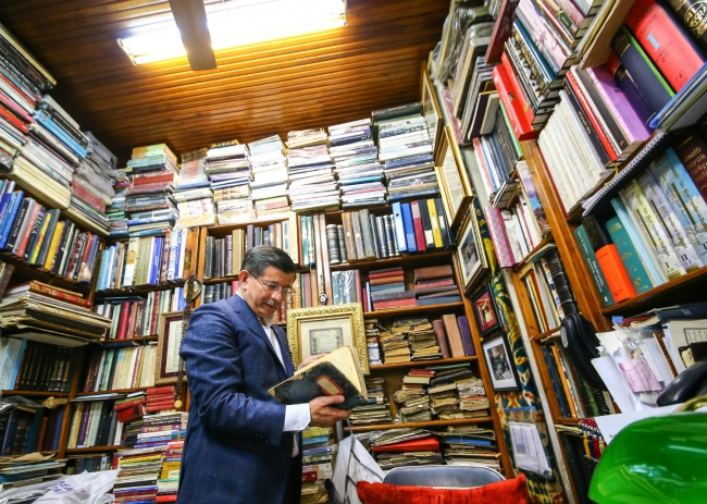 Davutoğlu dostlarını görünce dayanamadı! 6