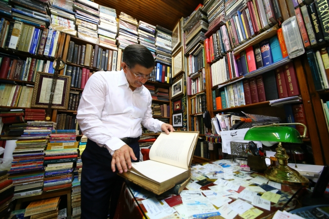 Davutoğlu dostlarını görünce dayanamadı! 7