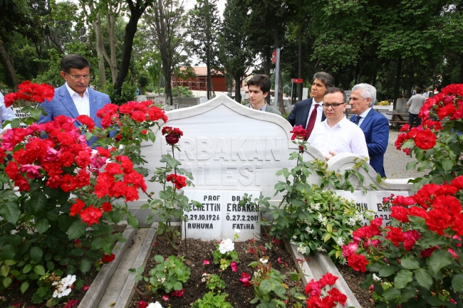 Davutoğlu dostlarını görünce dayanamadı! 20