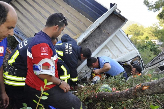 Freni boşaldı kayalara uçtu 3