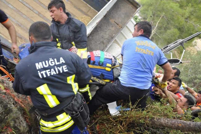 Freni boşaldı kayalara uçtu 5