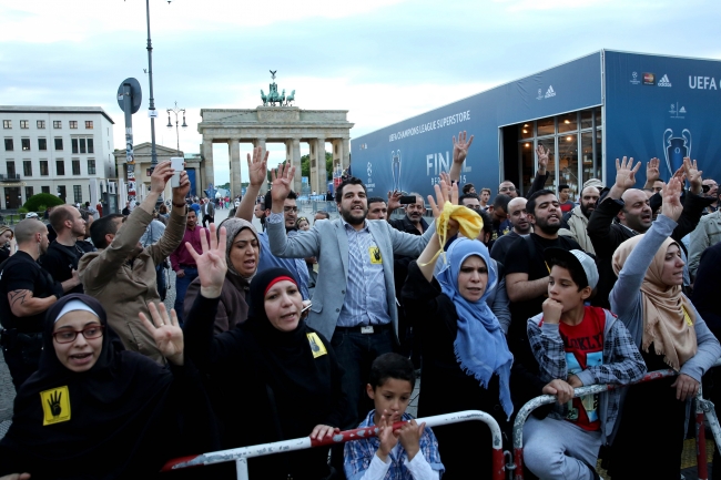 Sisi'ye Almanya'da Rabia protestosu 9