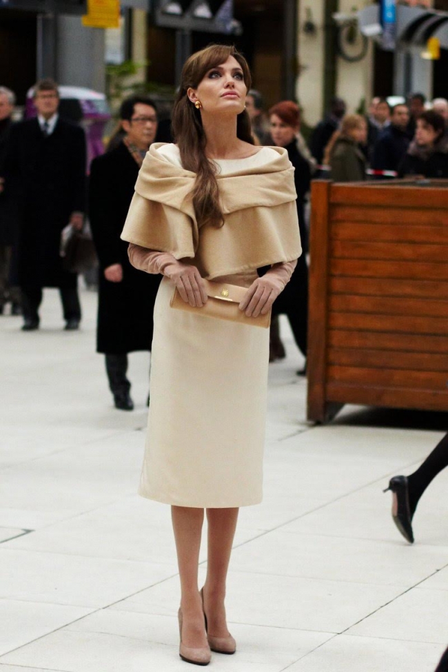 Dünyanın konuştuğu kadın 40 yaşında 16