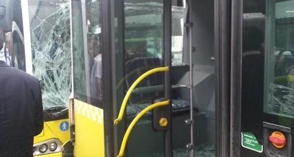 Metrobüste feci kaza: 16 yaralı 8