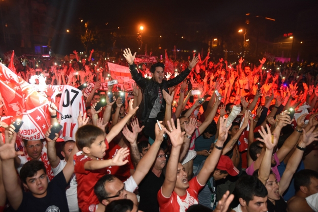 Antalya'da sevinç, Samsun'da hüzün 5