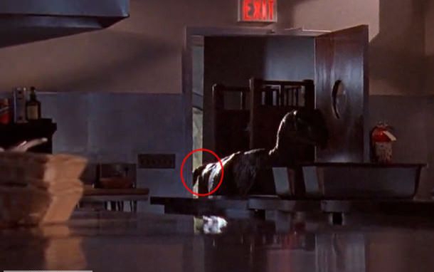 Milyon dolarlık yapımlara çizik atan kareler 13