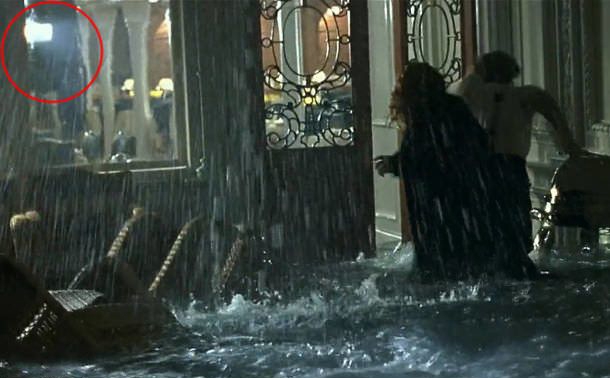 Milyon dolarlık yapımlara çizik atan kareler 6