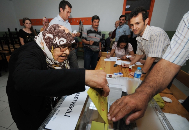Türkiye sandık başına koştu 1