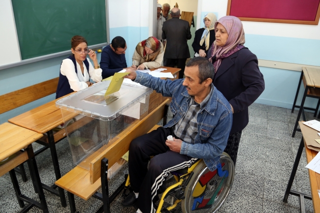 Türkiye sandık başına koştu 4