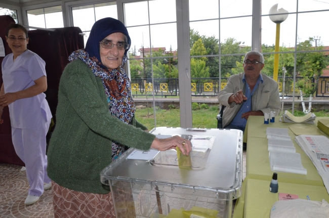 Türkiye sandık başına koştu 7